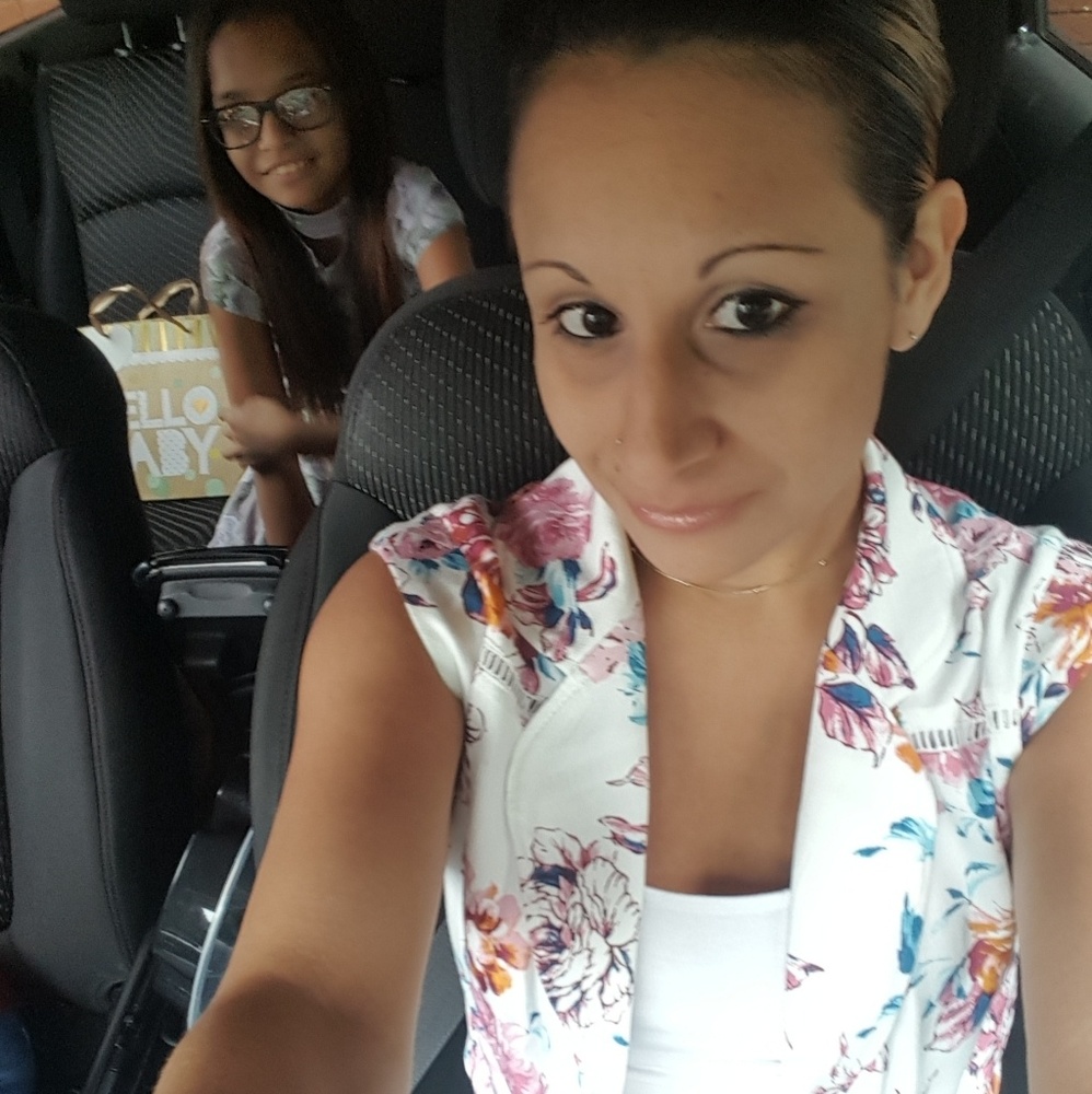 Meet your Posher, Vanessa and CoPosher Nahyia.